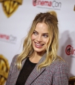 Margot_Robbie_001~0.jpg