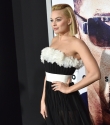 Margot_Robbie_24~7.jpg